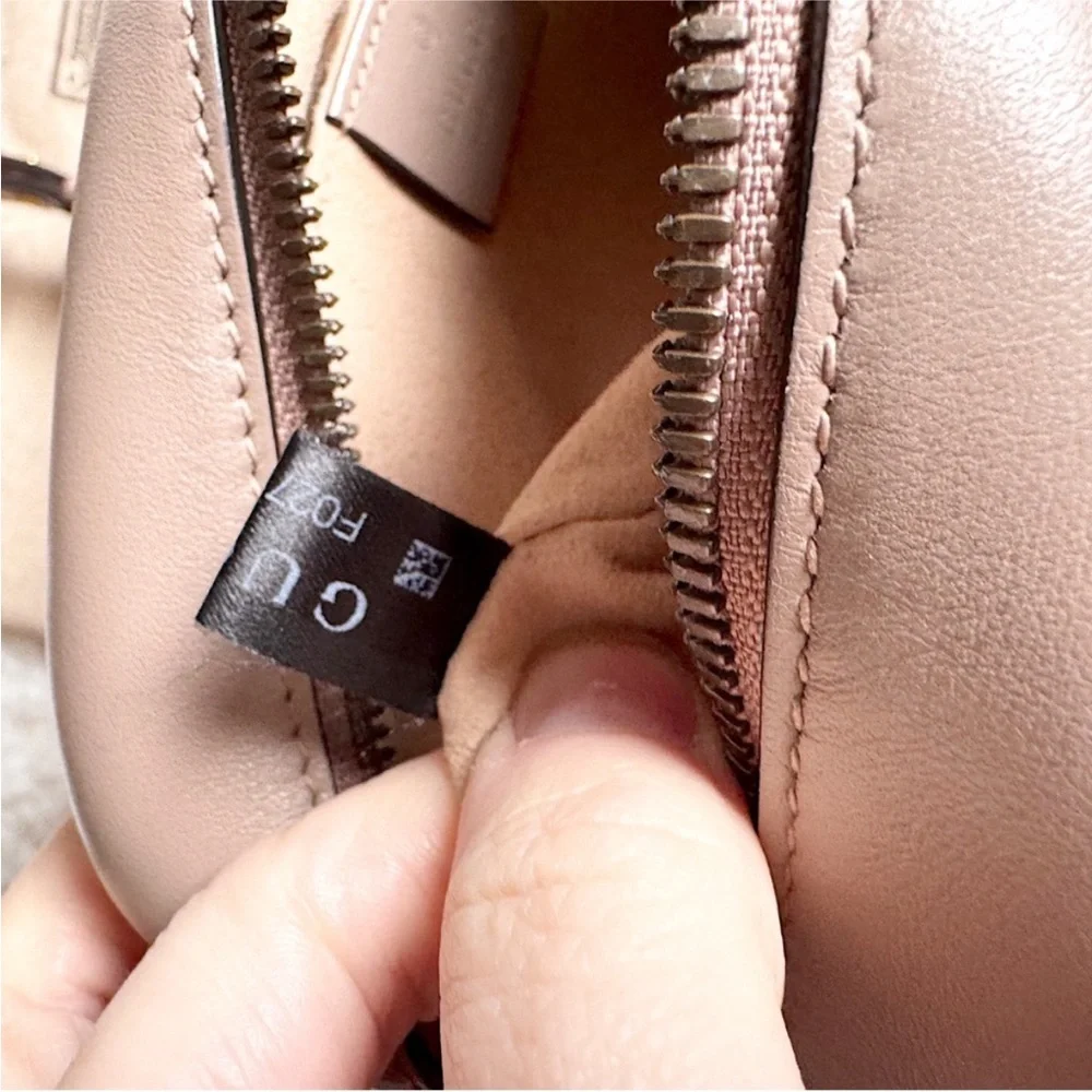 GUCCI MATELASSE LEATHER MARMONT GG CAMERA ZIP CROSSBODY BAG BEIGE PINK - Picture 11 of 16